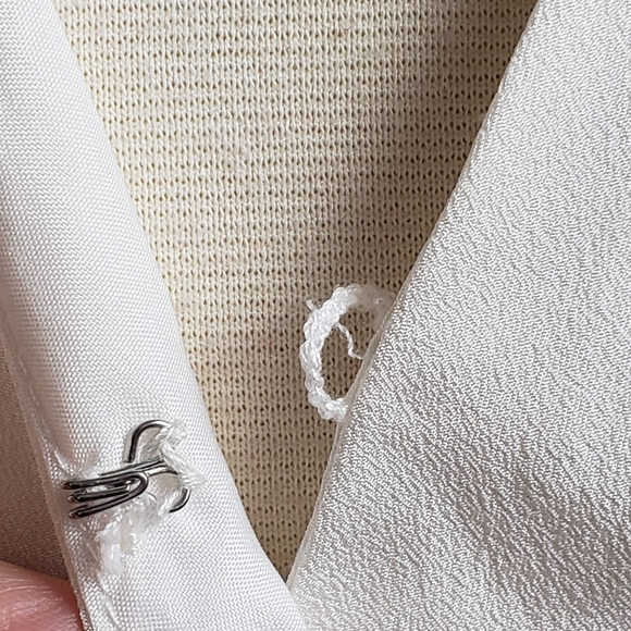 ❤️ SOLD ❤️ New York & Company blouse - Picture 4 of 9